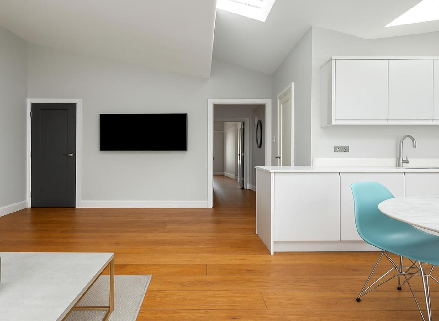 2 Bed Flat Near Portobello *